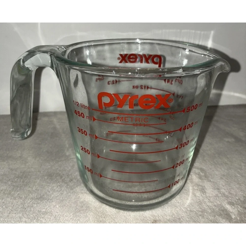 Pyrex Measuring Cup 2 Cup Glass Open Handle Red Lettering 500 ml